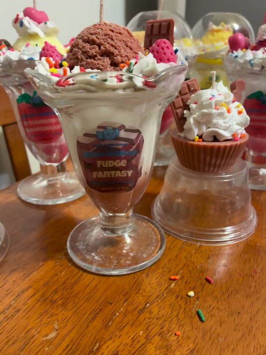 🍫 Hello Sundae: Fudge Fantasy – Chocolate Dessert Candle